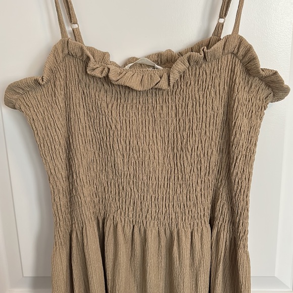 *NWT* H&M Midi Dress - Picture 2 of 6